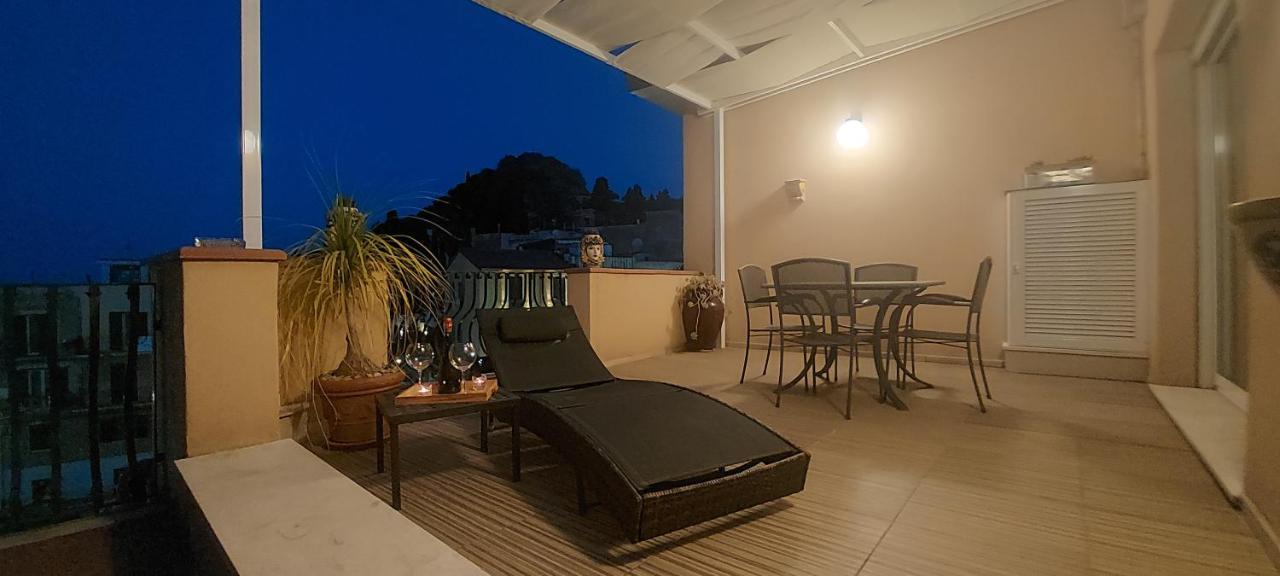 I Due Grifoni Apartments Taormina Exterior photo