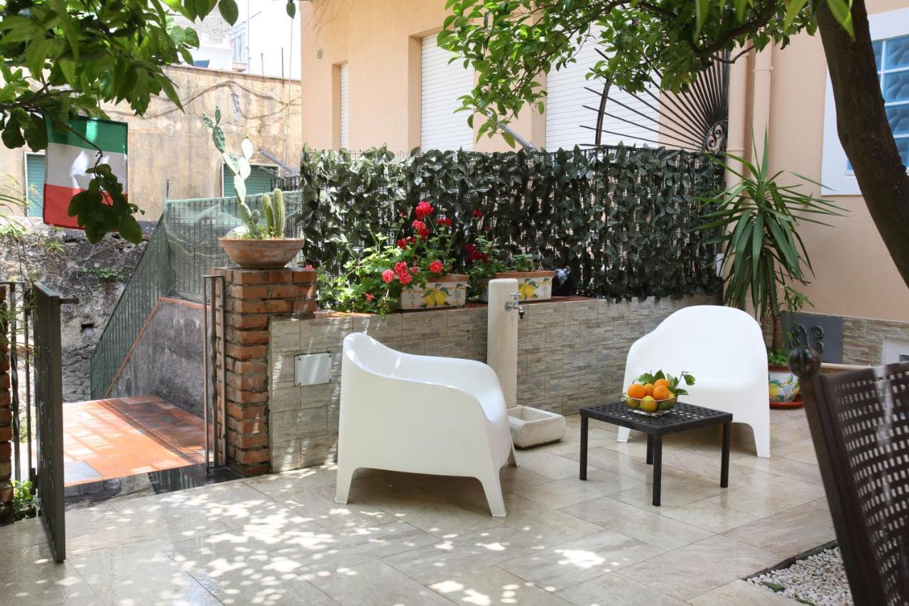 I Due Grifoni Apartments Taormina Exterior photo